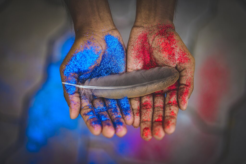 Close-up comparison of conventional plastic glitter and biodegradable glitter with environmental education concept